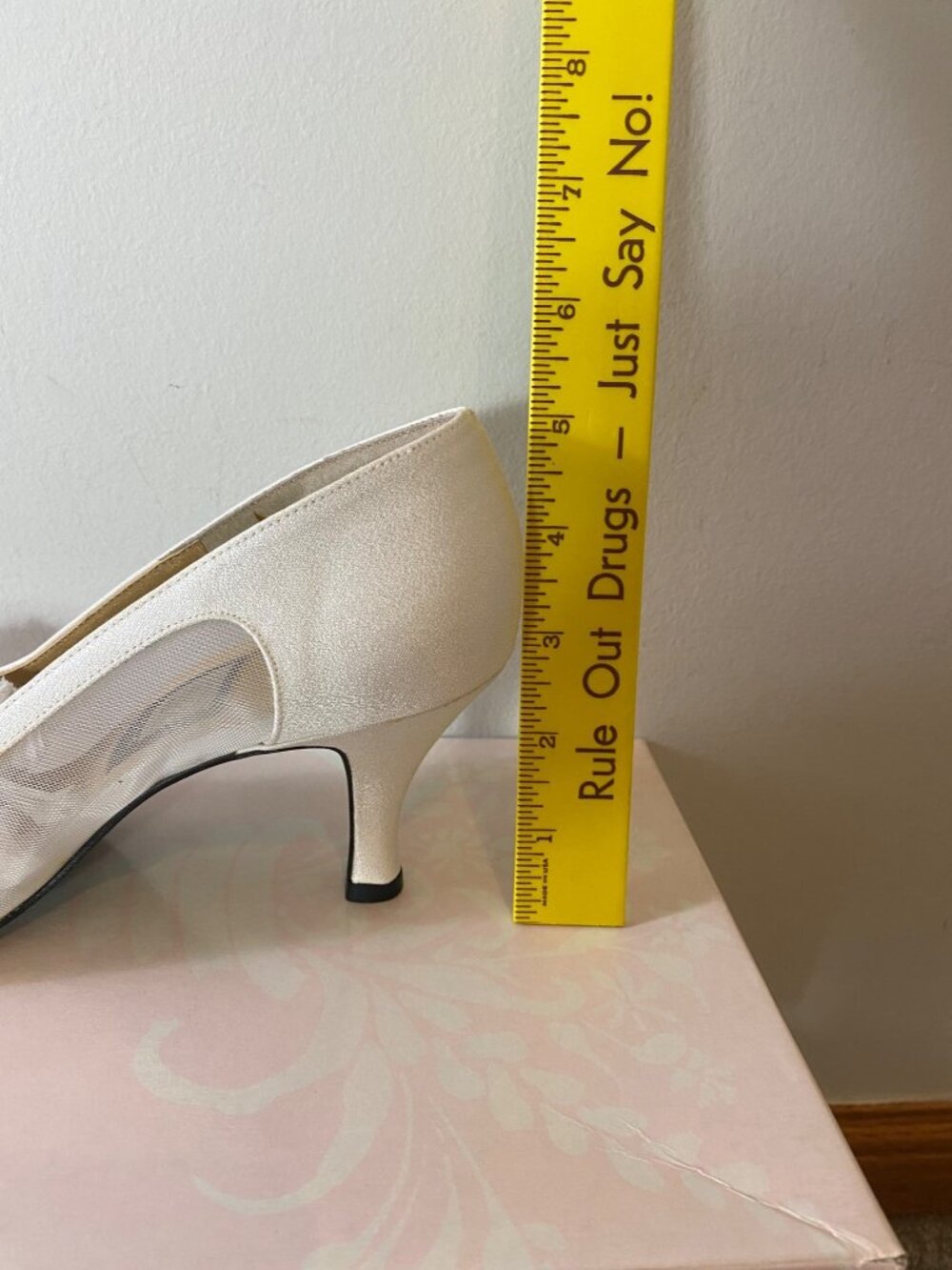 NEW Nina Ivory Satin & Mesh Bridal Heels With Pearl Beaded Detail Size 6.5 - Picture 6 of 9
